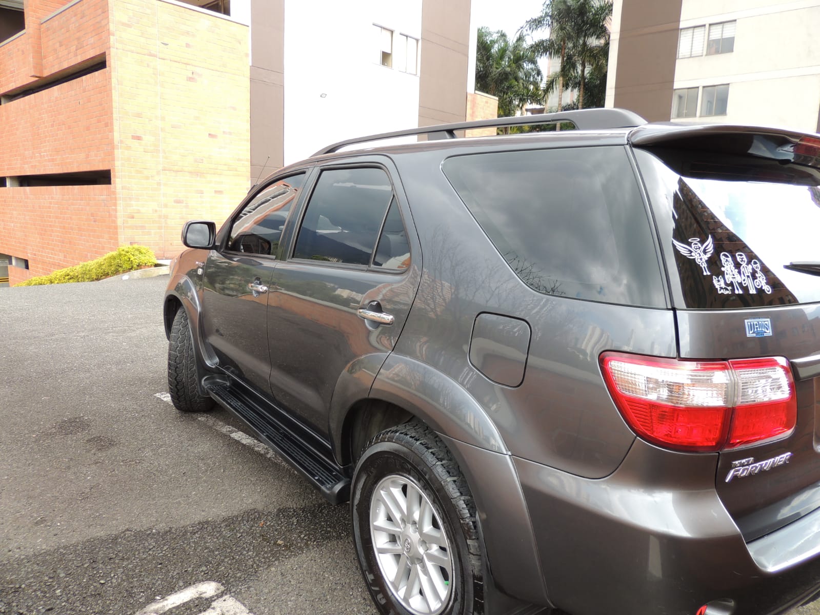 vendo_toyota_fortuner_b